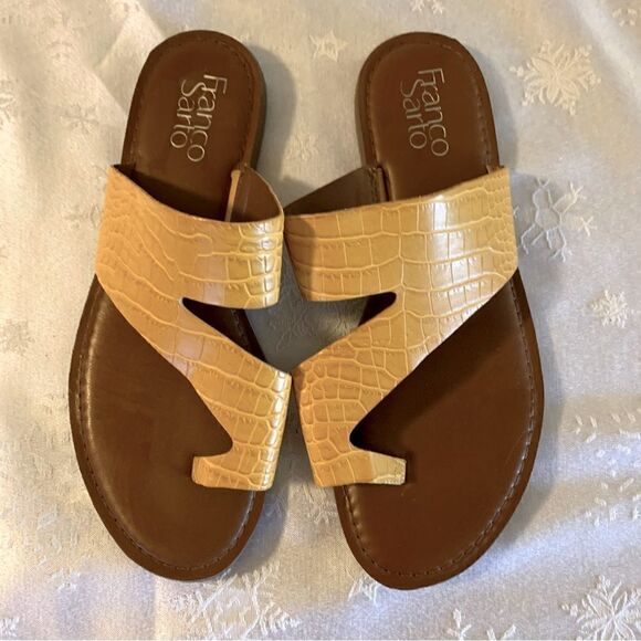 Franco Sarto Yellow Toe Loop Sandals Vegan Leather Sz 7 Gorgeous - Picture 2 of 6